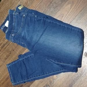 Women's pull on skinny jeans